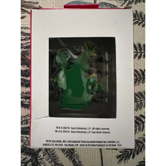 Hallmark Dr. Seuss's How The Grinch Stole Christmas w/ Cindy Lou Ornament - NEW - Picture 2 of 5